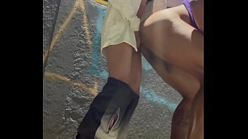 Putaria Dentro Do Onibus Terminou Na Quadra Da Rua thumbnail