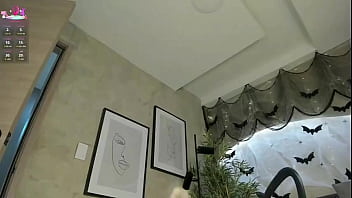 Latina with tatto solo