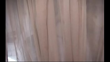 Glamor floozy cums on camera