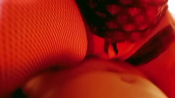 Me follo a mi madrastra cuando termina de hablar con sus esposo por celular