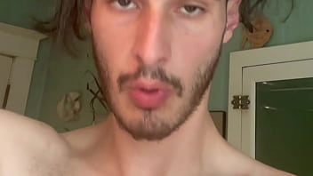 Malik vadheim window light selfie vid