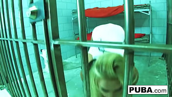 Blonde babe has some wild sexy fun