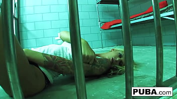 Blonde babe has some wild sexy fun