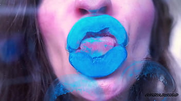 Dirty deep blue kiss