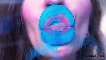 Dirty deep blue kiss