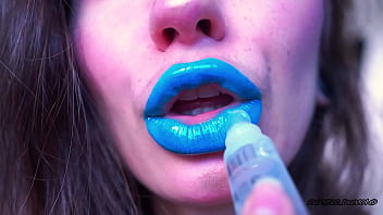 Dirty deep blue kiss