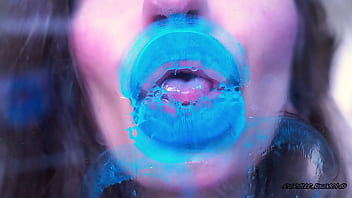 Dirty deep blue kiss