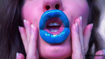 Dirty deep blue kiss