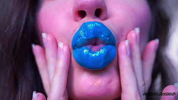 Dirty deep blue kiss