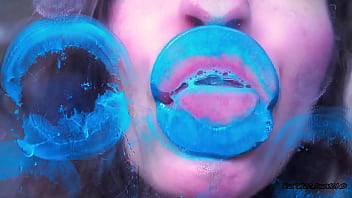 Dirty deep blue kiss