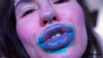 Dirty deep blue kiss