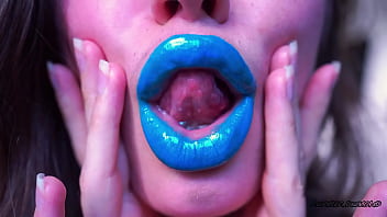 Dirty deep blue kiss