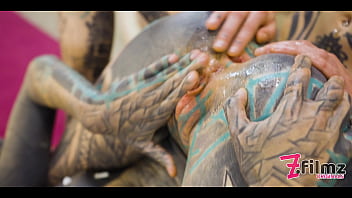 Alt babe’s ass stretched wide by a deep fist