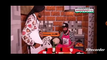 Orochinho do canal orochidois mostra ovo