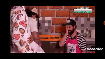 Orochinho do canal orochidois mostra ovo