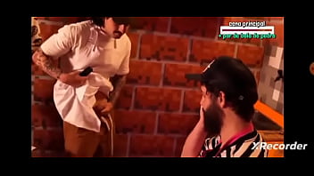 Orochinho do canal orochidois mostra ovo