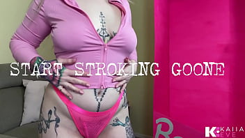 Cum on goon for a real curvy blonde sex goddess