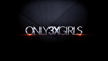 Courtney cummz and breanne benson use fingers and tongues