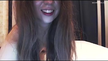 Gorgeous Babe Enjoying Her Steamy Pussy thumbnail