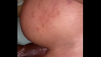 Arrombei tão gostoso o cu dessa gostosa que ela acabou sujando tudo no anal intenso