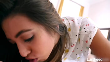 Creampie sex tape with tiny latina hotwife frida sante