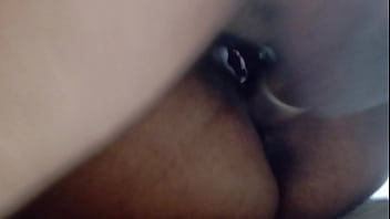 Novinho pirocudo venho me conhecer e não aguentou gozou antes de gozar na minha boca