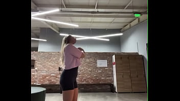 Extreme fingering in the toilet