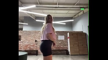 Extreme fingering in the toilet