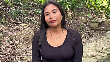 Le chupo la polla a desconocido en parque publico