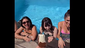 Réel vidéo n•74 orgie d’actrice x 4 filles gode ceinture double gode