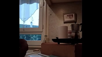 2025 07 23 esclave f la bonniche en bas et talons