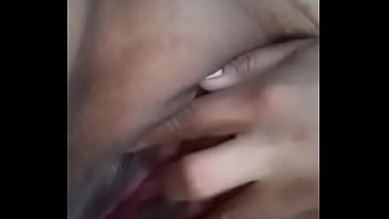 Reafirmando la amistad con su coño