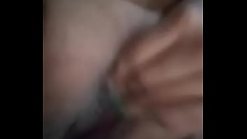 Reafirmando la amistad con su coño