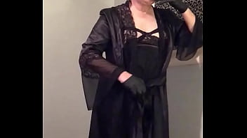 Cd Nikki Smokes Like A Slut thumbnail