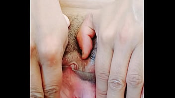 Soy Una Mujer Bastante Cachonda Me Encanta Sentir Esas Pollas Grandes Y Consolador Gigante Meter Hasta El Fondo Y Sentir Un Gran Placer A Chorros thumbnail
