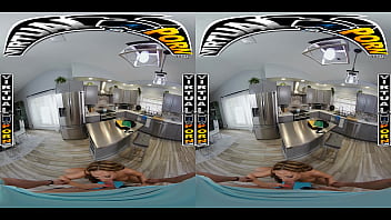 Virtual porn danny steele makes out with his stepmom richelle ryan before telling her he failed his exam