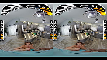 Virtual porn danny steele makes out with his stepmom richelle ryan before telling her he failed his exam