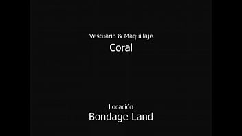 3 coral atada en una silla 2