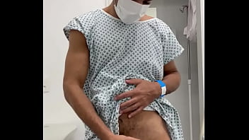 Exibicionista Mostra O Pau No Hospital thumbnail