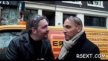 Beautiful sweetheart gives blowjob