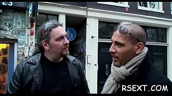 Beautiful sweetheart gives blowjob