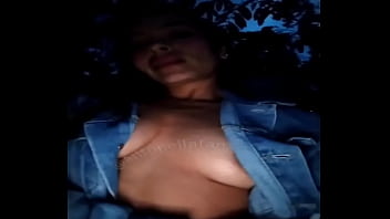 El sonido del riola complicidad de la nocheel calor de la corriendo por mis venasy las ganas de sentir tus manos