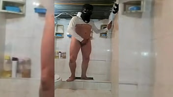 Que Rico Se Le Ve Ese Culo En La Ducha thumbnail