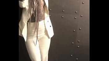 Sneak peek of the photoshoot with sujarta #photoshootpreview #creativevibes #sujartacollab #anuskatzz #anuskat