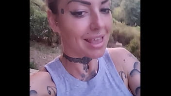 Coucou mes petits cœurs comment ça va lundi je serai en live à partir de