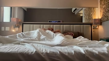 Sexo gostoso pela manhã leite na boca não pode faltar