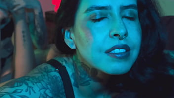 Can you fit your tongue in between each of my toes