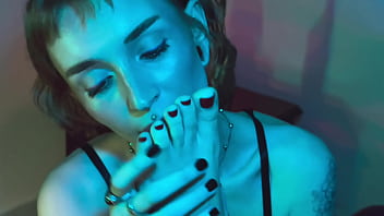 Can you fit your tongue in between each of my toes