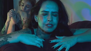 Can you fit your tongue in between each of my toes