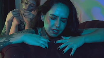 Can you fit your tongue in between each of my toes